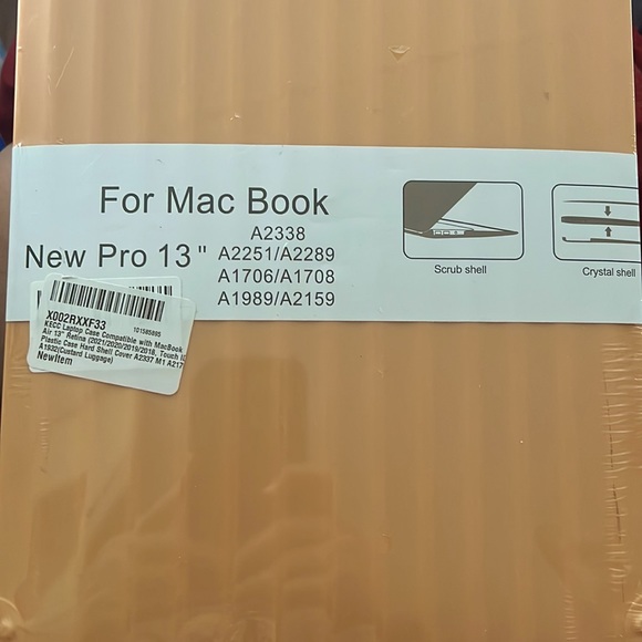 NWT Mac Book New Pro 13” hard shell cover - Picture 3 of 7